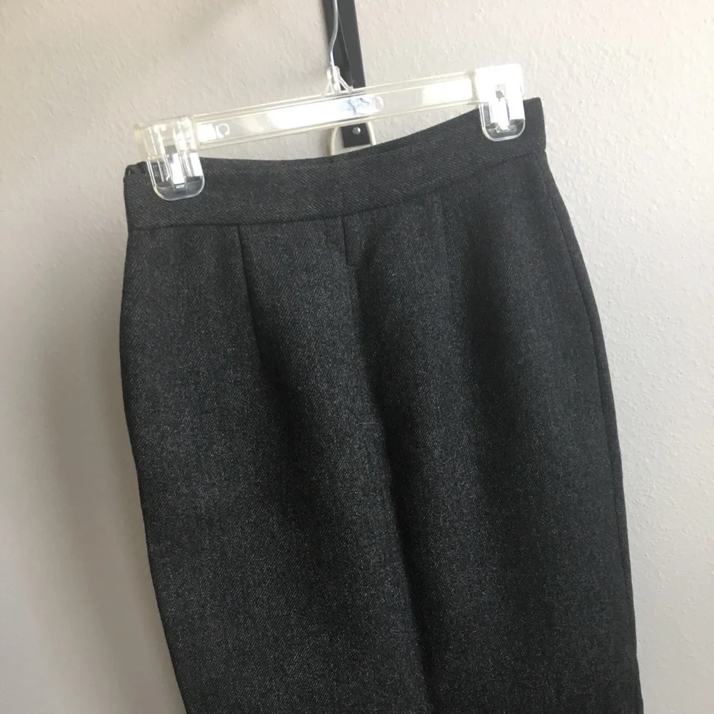 Authentic Brand New Wool Prada skirts, size42 - Picture 4 of 8